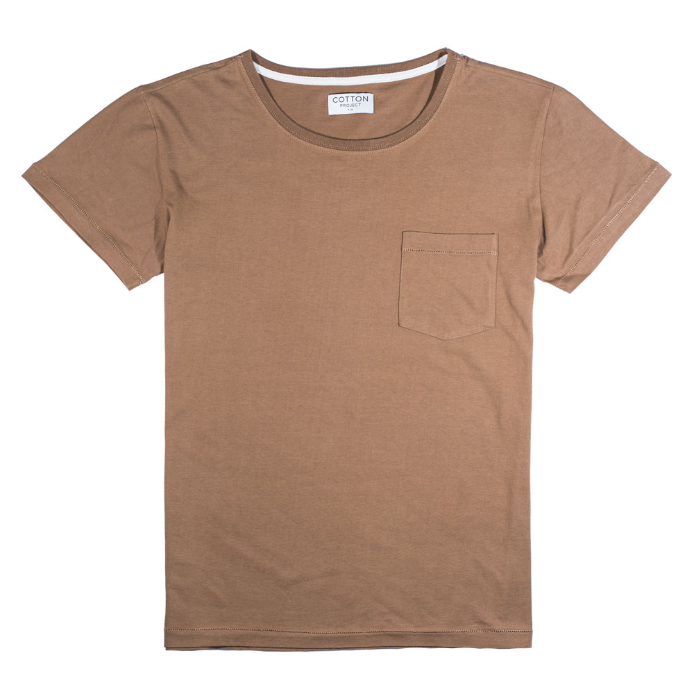 Camiseta com gola especial